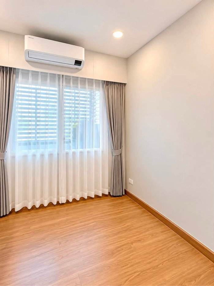picture Townhome for Rent: Apitown Airport - 11/22