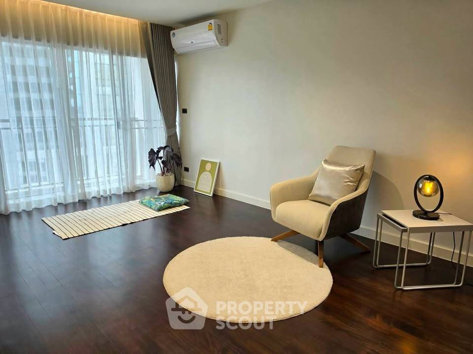 picture 3-BR Condo at Sathorn Park Place Condominium near MRT Lumphini (ID 3382581) - 6/15
