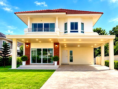 Houses for rent Khon Kaen : Quiet, spacious corner house for rent (outside a housing estate), fully furnished and equipped with appliances.