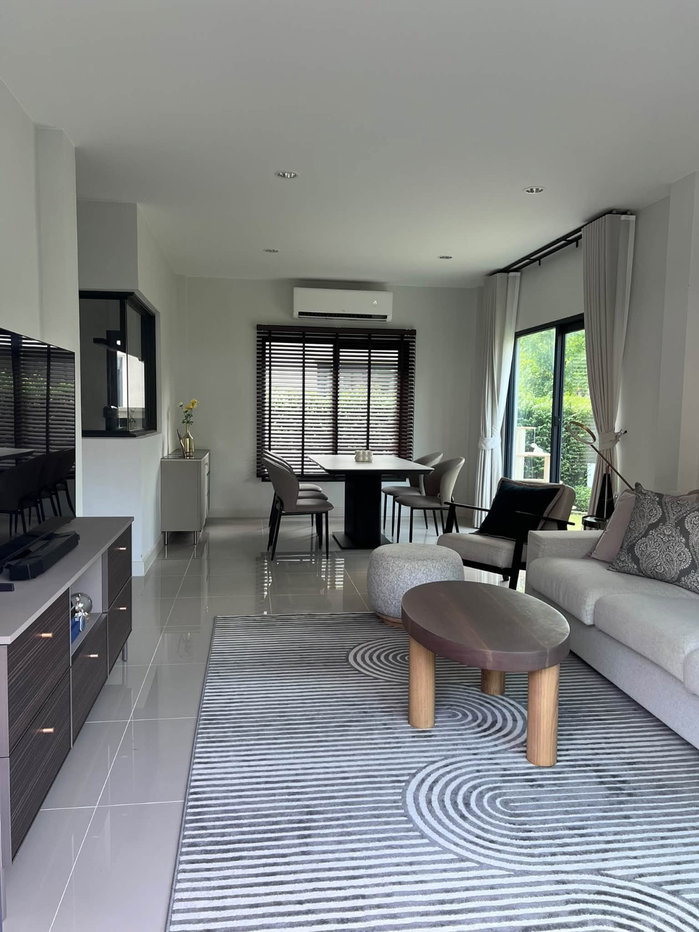 รูป ให้เช่าบ้านเดี่ยว : GRANDE PLENO กรุงเทพกรีฑา 4 ห้องนอน 4 ห้องน้ำ มีพื้นที่สวน เฟอร์ครบพร้อมอยู่ ใกล้ Nirvana PORCH - รูปที่ 3/20