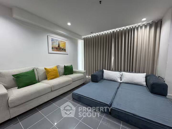 รูป ห้องกว้าง 1 ห้องนอน 80 ตร.ม. The Royal Navin Tower ใกล้ MRT คลองเตย (ID 3384857) - รูปที่ 3/15