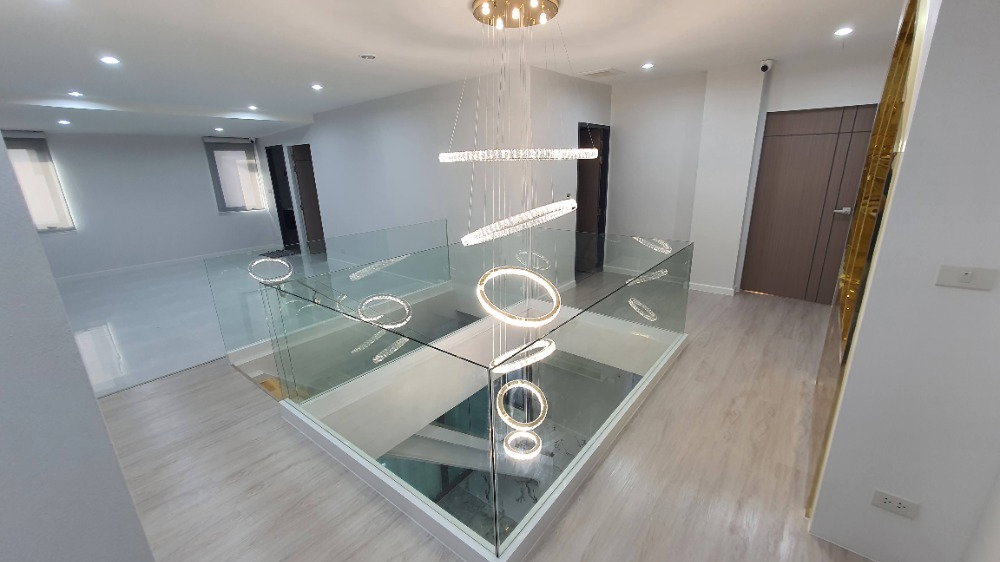 รูป ให้เช่าบ้านเดี่ยว Modern รัชดา 32 | 5 ห้องนอน 5 ห้องน้ำ | 100 ตร.วา - รูปที่ 11/16