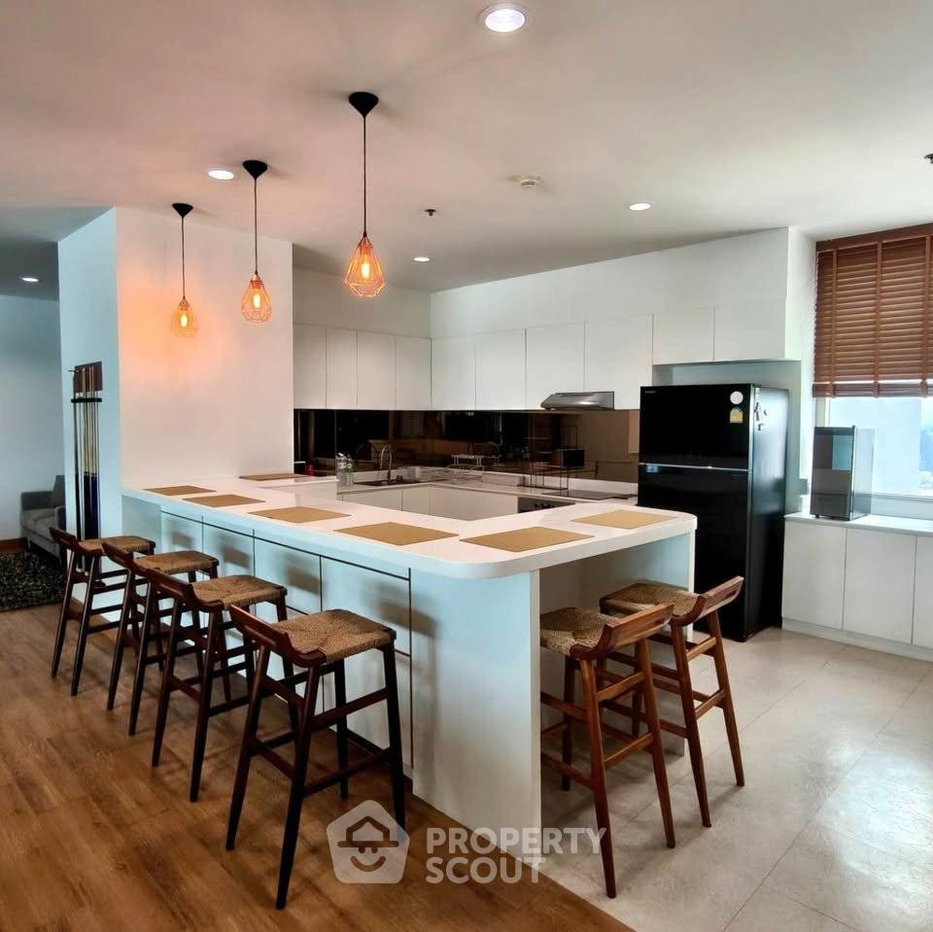 picture 32nd-Floor 3-BR 400 Sqm Baan Sathorn Chaopraya BTS Krung Thon Buri (ID 3382635) - 3/16