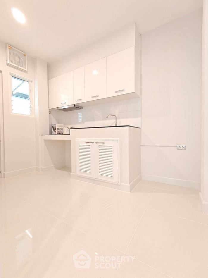 รูป บ้าน 4 ห้องนอน 205 ตร.ม. ขายที่ Centro Srinakarin-Bangna ย่านประเวศ (ID 3378530) - รูปที่ 3/16