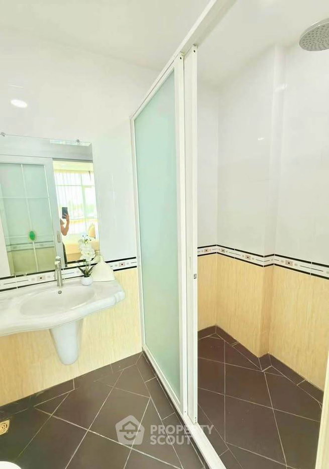 picture 1-BR CC Condominium 1 (Chok Chai Condo), East Pattaya (ID 3383364) - 16/20