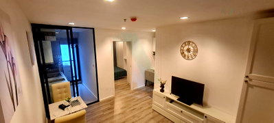 Condos for sale : 🎉 For Sell Condo KNIGHTSBRIDGE BEARING Building 1, Floor 6,1 bed room, Room size 31.00 sqm
