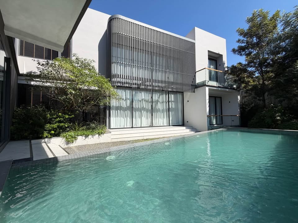 picture 🏡💦 Rare Home! Modern-Style 2-Story Pool Villa | “Spacious Front Yard, Waterfront Backyard” | Fully Furnished & Ready to Move In - 32/36