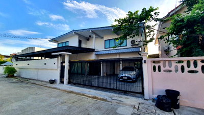 Houses for rent : Ratchada 32 Modern detached house for rent | 5 beds, 5 baths | Pets allowed