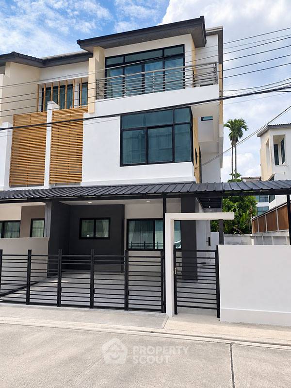 รูป บ้านแฝด 5 ห้องนอน ที่ VIRIDIAN RATCHAPRUEK ใกล้ MRT บางรักใหญ่ (ID 3381780) - รูปที่ 1/10
