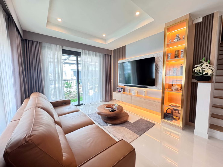 picture New luxury rental house by Bueng Kaen Nakhon. - 50/50