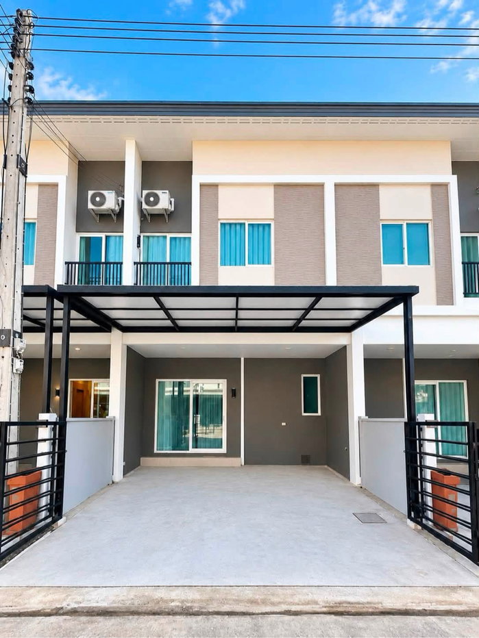 picture Townhome for Rent: Apitown Airport - 1/22