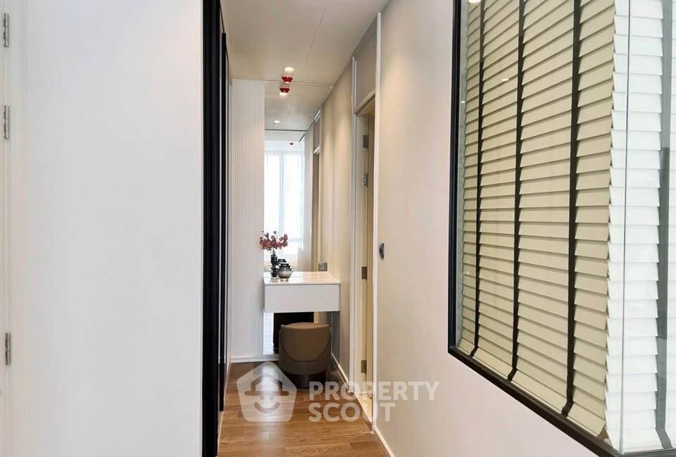 picture 1-BR Condo at Muniq Langsuan near BTS Ratchadamri (ID 3383426) - 10/14