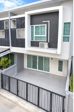 New 2-story townhome for rent SaenSuk BangPhra Sukhumvit Highway Police Station 2 300m. Chonburi. F