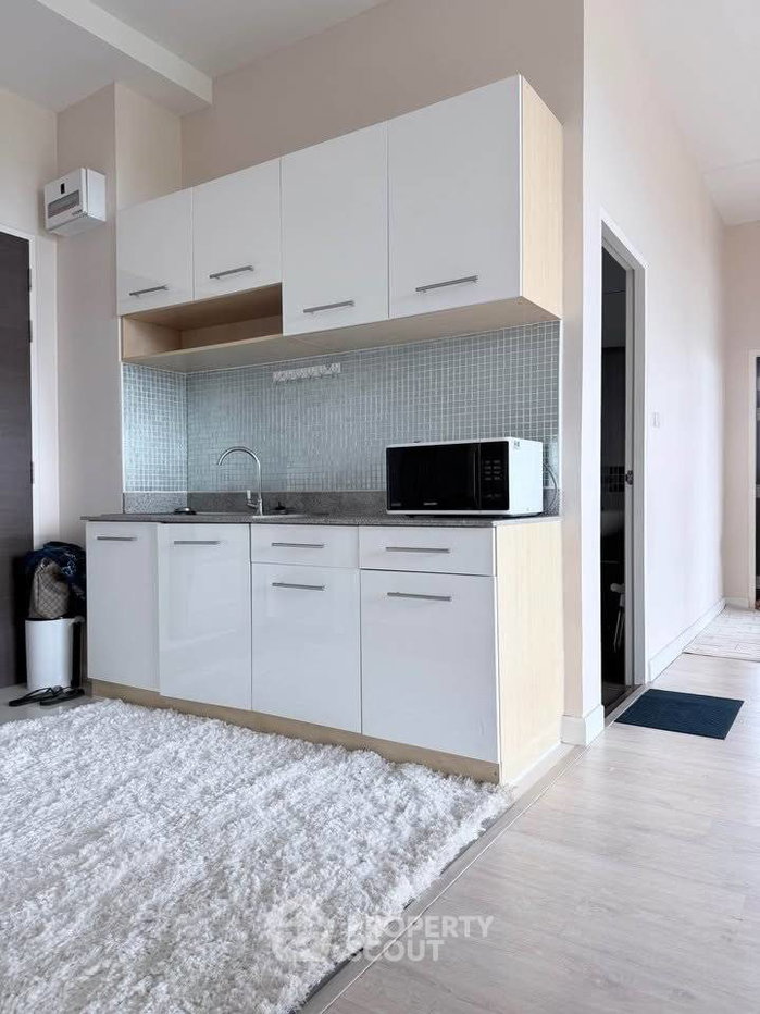 picture 2-BR Condo at My Hip Condo close to KhumKhanToke (ID 3386182) - 9/12