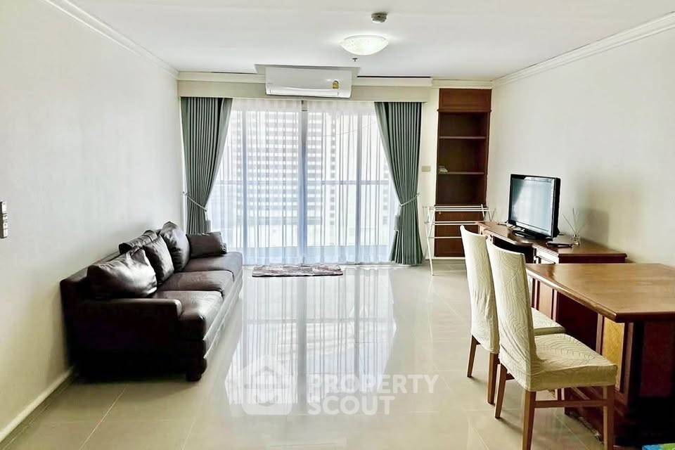 picture 60m From BTS Saint Louis | 1-BR Silom Suite Condominium (ID 3384366) - 1/12