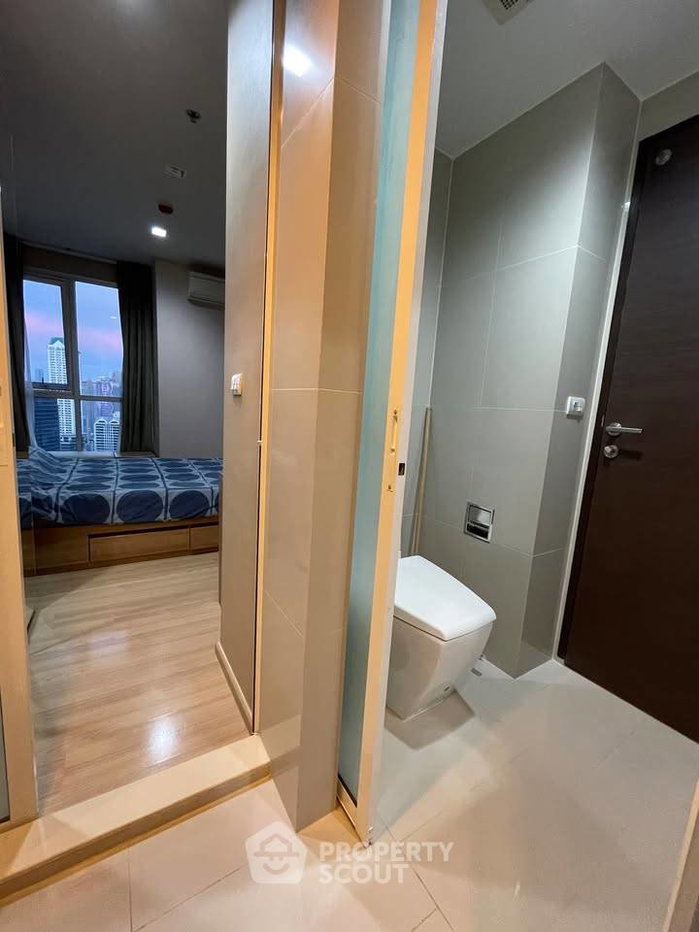 รูป คุ้มค่า 1 ห้องนอน ชั้น 32 Rhythm Sathorn ใกล้ BTS สะพานตากสิน (ID 3381968) - รูปที่ 7/9