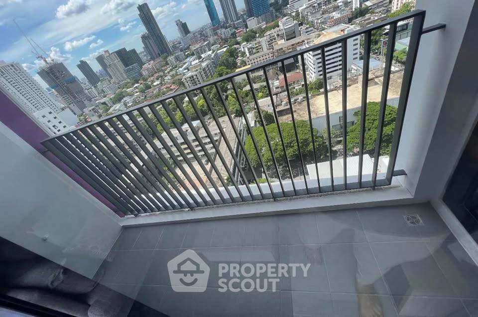 picture Great Value 15th-Floor 1-BR At XT Ekkamai Near BTS Thong Lor (ID 3383773) - 6/9