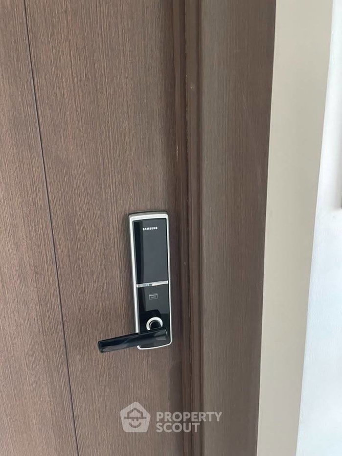 picture 2-BR Condo at Rhythm Sathorn-Narathiwas near BTS Chong Nonsi (ID 3384558) - 11/12