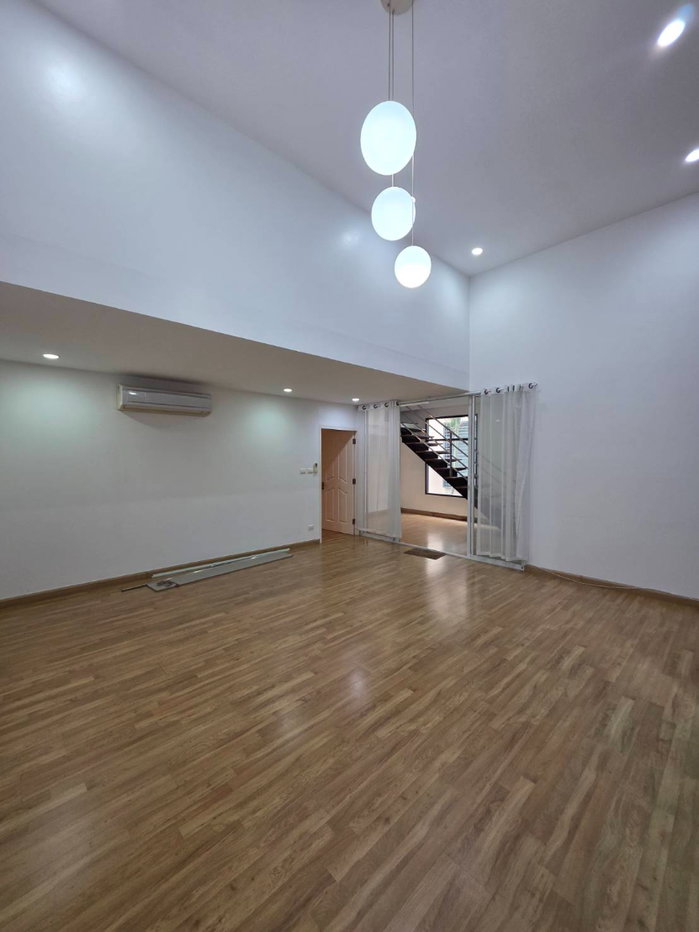 รูป ให้เช่าทาวน์โฮม หมู่บ้านเดอะ ซีนิท (Zenith Townhome) ทำเลห้วยขวาง-เหม่งจ๋าย - รูปที่ 26/48