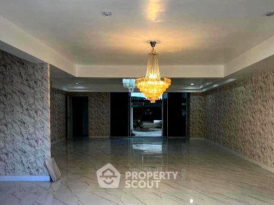 Condos for sale : 218 Sqm 4-BR At Supalai Place Sukhumvit 39 Near BTS Phrom Phong (ID 2918153)