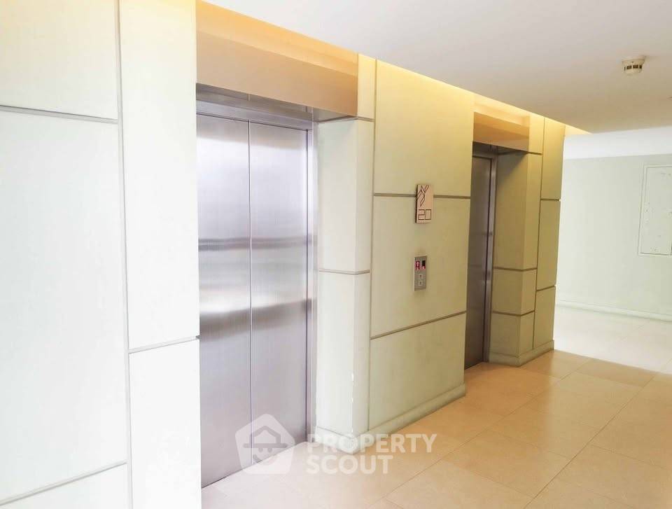 picture 20th-Floor 1-BR Ideo Mix Sukhumvit 103, 90m To BTS Udom Suk (ID 3383631) - 4/16
