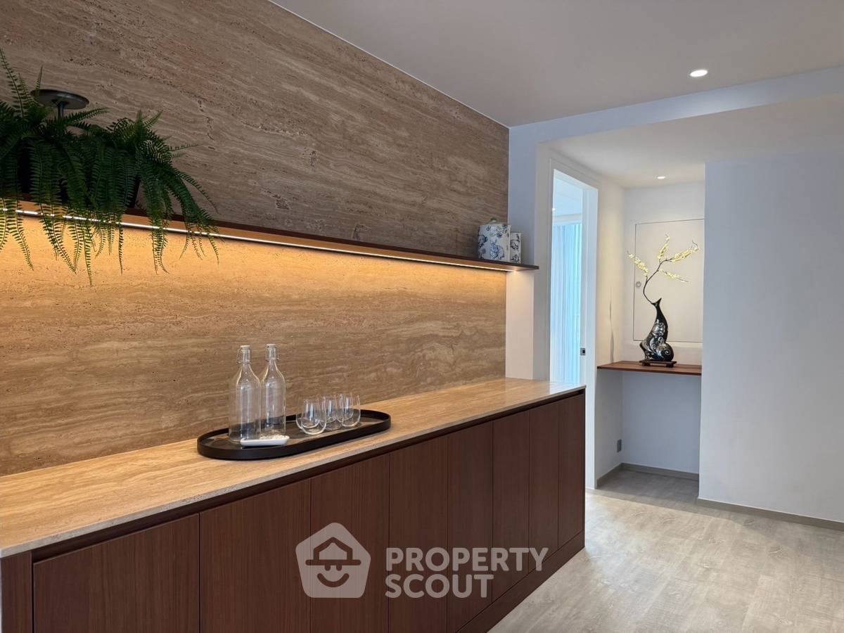 picture 3-BR Condo at Supalai Place Sukhumvit 39 near BTS Phrom Phong (ID 3372762) - 15/16