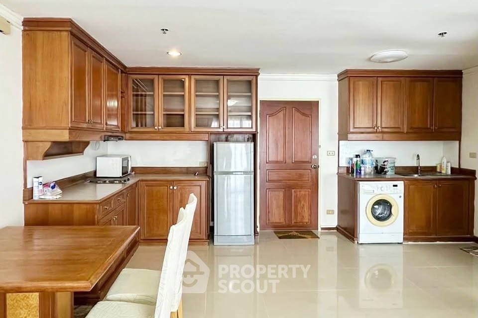 picture 60m From BTS Saint Louis | 1-BR Silom Suite Condominium (ID 3384366) - 3/12