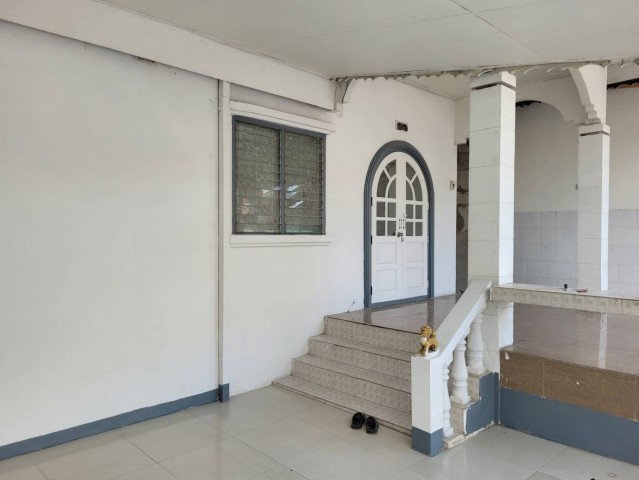 รูป ขายบ้านเดี่ยว 2 ชั้น 48 ตร.ว หลังมุม ม.โชคไพศาล มี 6 ห้องนอน 2 น้ำ น้ำไม่ท่วมหมู่บ้าน ใกล้สนามบินดอนเมือง ดอนเมือง กรุงเทพ - รูปที่ 2/8