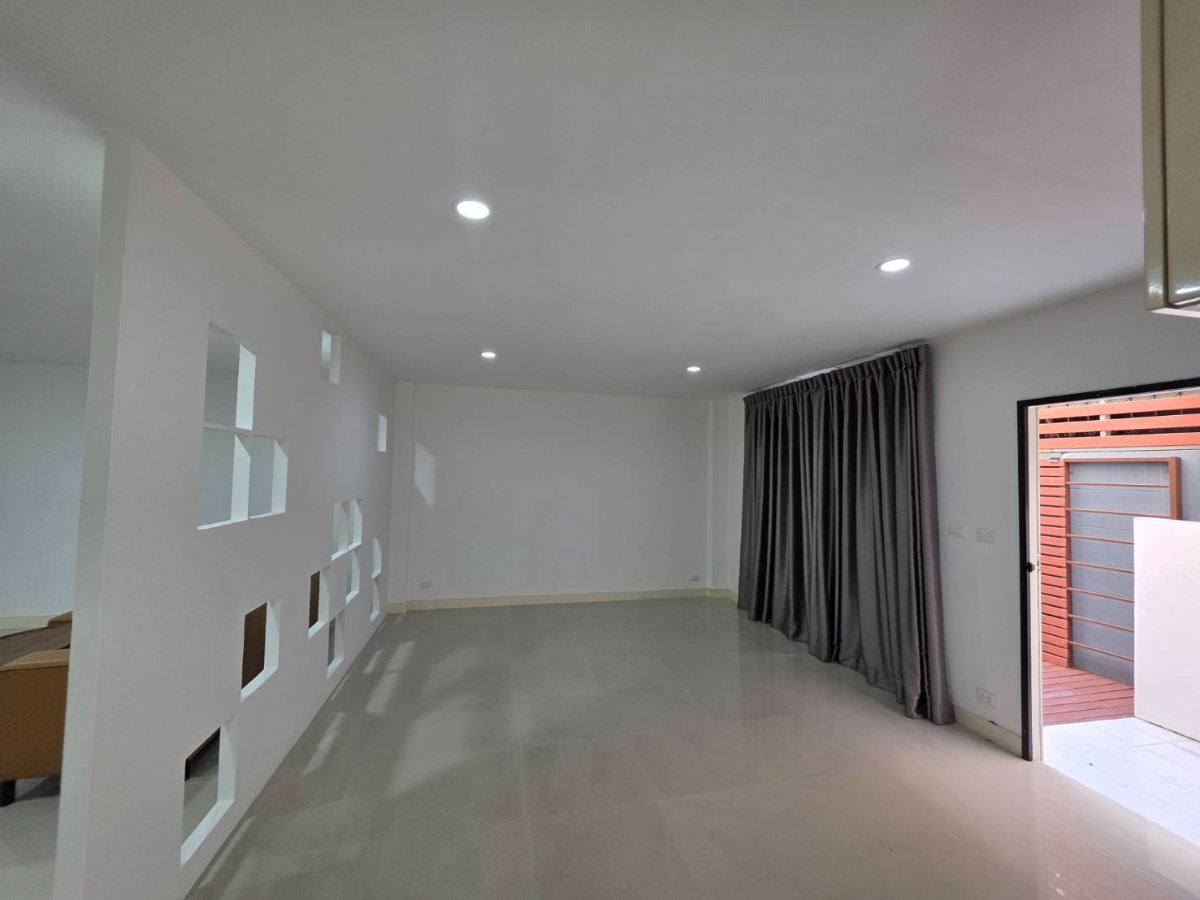 รูป ให้เช่าทาวน์โฮม หมู่บ้านเดอะ ซีนิท (Zenith Townhome) ทำเลห้วยขวาง-เหม่งจ๋าย - รูปที่ 19/48