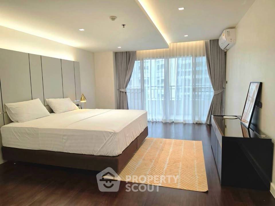 picture 3-BR Condo at Sathorn Park Place Condominium near MRT Lumphini (ID 3382581) - 10/15