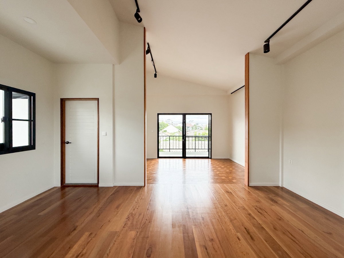 รูป ขายบ้านเดี่ยว 3 ชั้น สไตล์โมเดิร์นซอยรัชดา 42 ห่างจากปากซอย 400 เมตร เพียง 18.9 ล้าน - รูปที่ 19/28