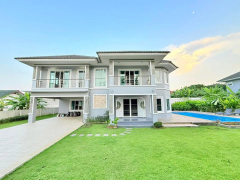 5-Bedroom Pool Villa with a Large Lawn for Rent | San Sai–Doi Saket, Chiang Mai
