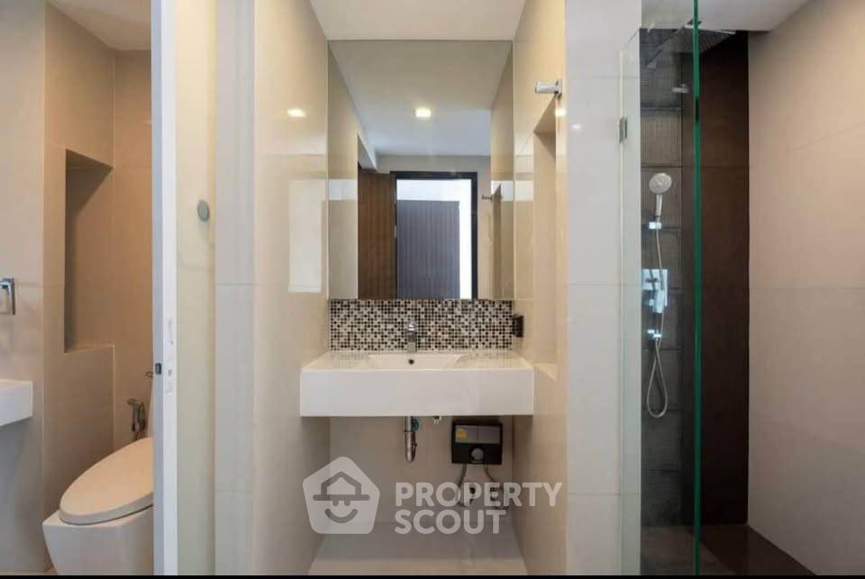 picture 70m To BTS Phra Khanong | 20th-Floor 2-BR At Rhythm Sukhumvit 44/1 (ID 3383769) - 16/18