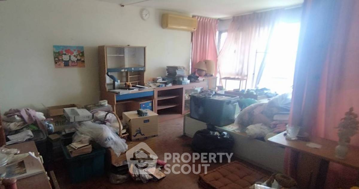 picture 3-BR Condo at Vibhavadee Suite near MRT Lat Phrao (ID 3384401) - 2/3
