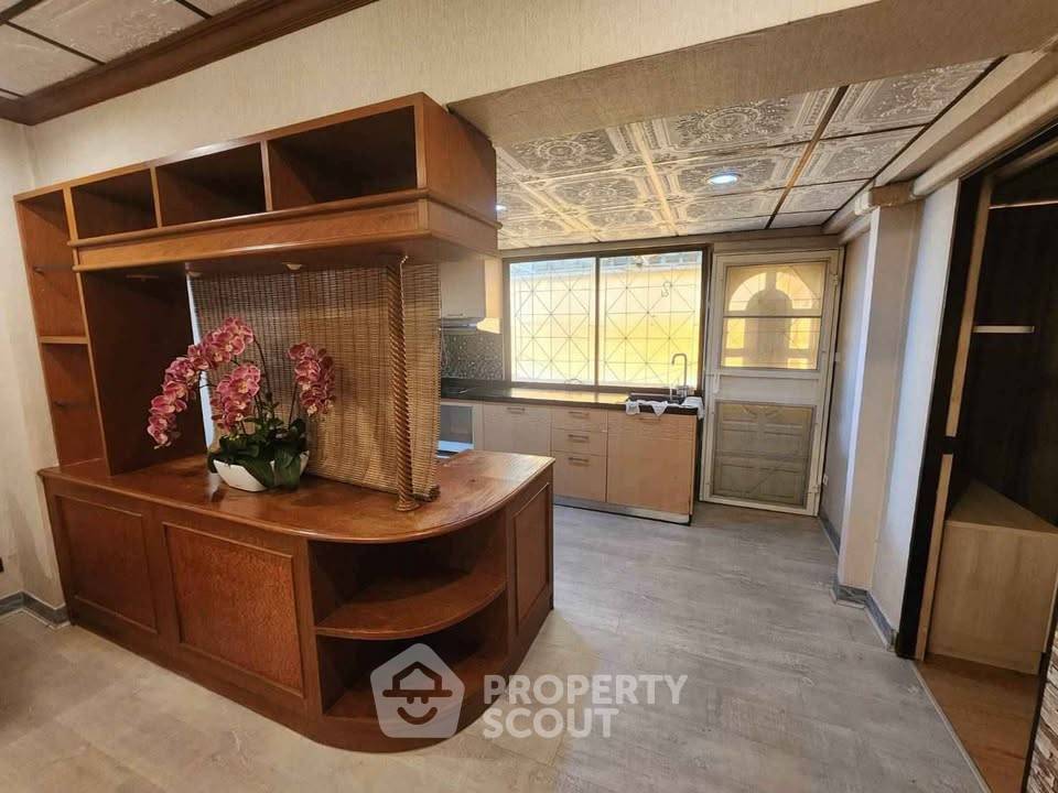 picture 2-BR Condo For Sale At Baan Ratchada, Wang Thonglang (ID 3381815) - 12/26