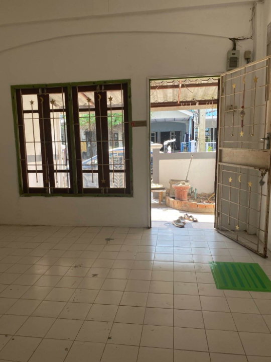 picture "Townhouse for Sale! Prime location near MRT & Central WestGate. Flood-free!" - 6/9