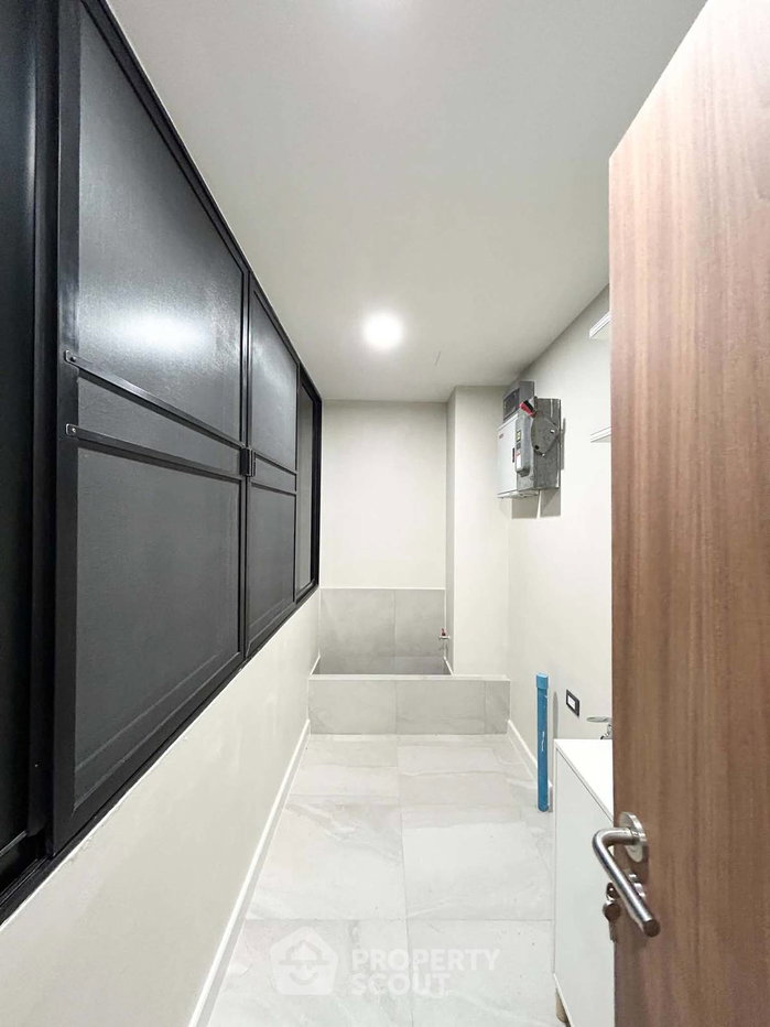 picture Spacious 2-BR 158 Sqm At Riverine Place, Nonthaburi (ID 3384590) - 29/40
