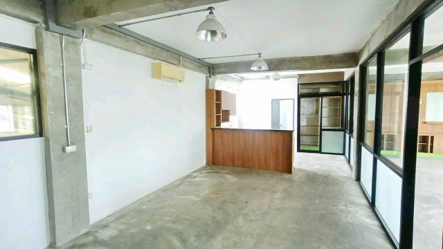 รูป 261009kanstu ให้เช่า โกดัง โซนกิ่งแก้ว 21-29 ใกล้นิคมอุตสาหกรรมอัญธานี 500 ม.สุวรรณภูมิ กิ่งแก้ว-กาญจนาภิเษก - รูปที่ 5/8