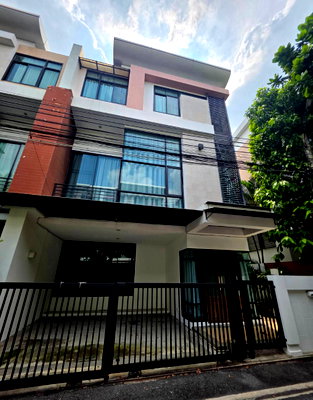 Houses for rent Bangkok : House for Rent at The Zenith at Huai Khwang-Meng Jai