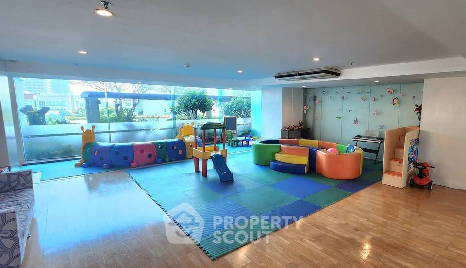 picture 32nd-Floor 3-BR 400 Sqm Baan Sathorn Chaopraya BTS Krung Thon Buri (ID 3382635) - 15/16