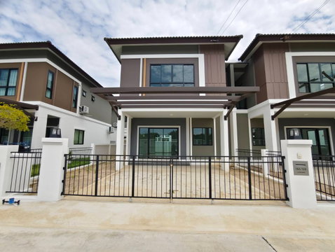 Semi-detached house for sale with a natural view from the front—Karnkanok Ville 26, San Kamphaeng.