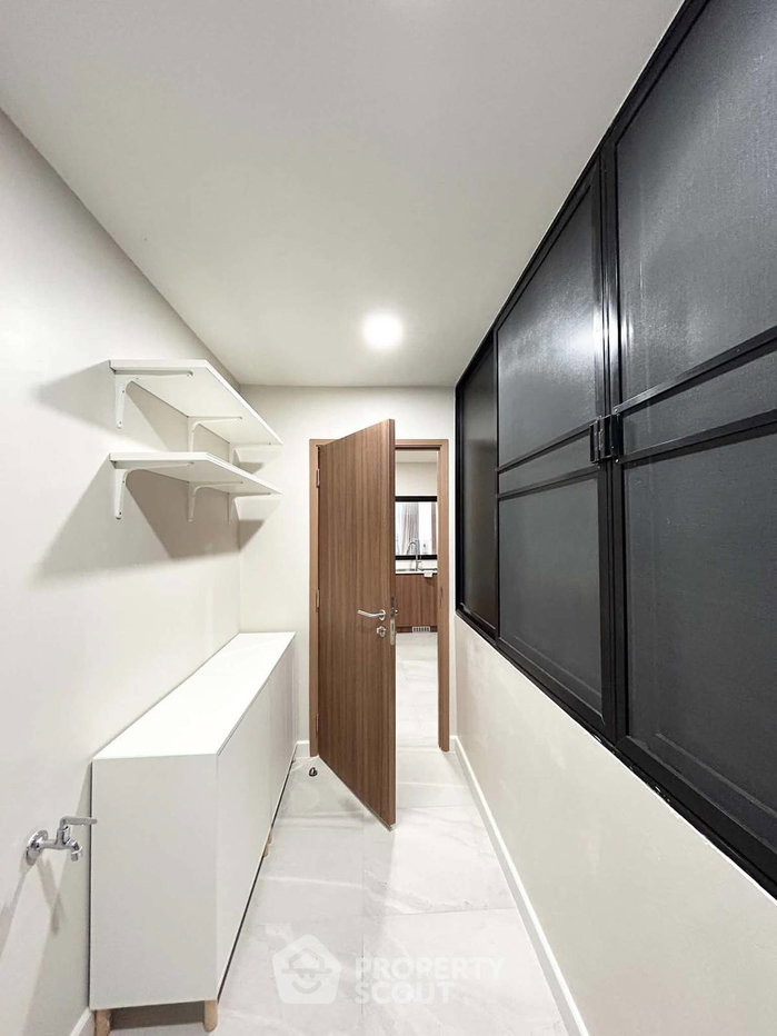 picture Spacious 2-BR 158 Sqm At Riverine Place, Nonthaburi (ID 3384590) - 28/40