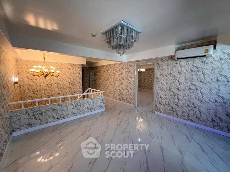 รูป คอนโด 4 ห้องนอน 218 ตร.ม. ที่ Supalai Place Sukhumvit 39 ใกล้ BTS พร้อมพงษ์ (ID 2918153) - รูปที่ 4/7
