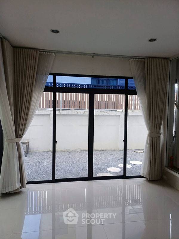 รูป บ้านแฝด 5 ห้องนอน ที่ VIRIDIAN RATCHAPRUEK ใกล้ MRT บางรักใหญ่ (ID 3381780) - รูปที่ 6/10