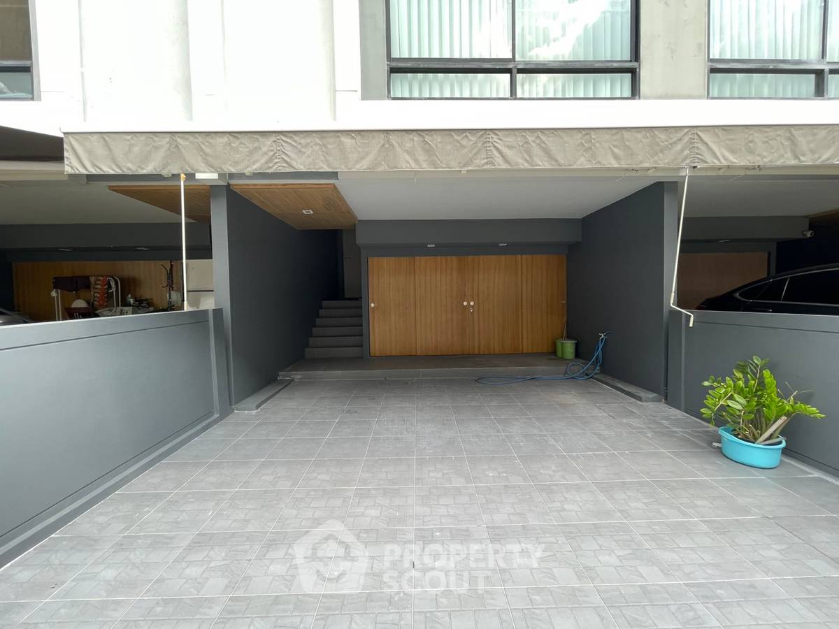picture 3-BR Townhouse near ARL Ramkhamhaeng (ID 3385053) - 10/18