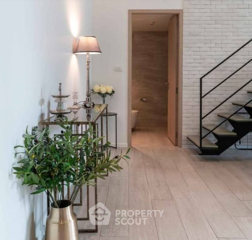 picture 2-BR Condo at The Lofts Silom near BTS Surasak (ID 3374692) - 5/6