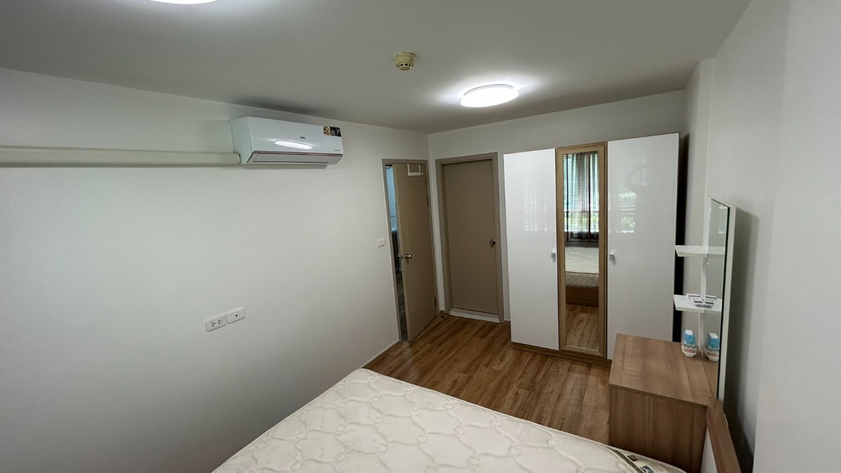 picture ✨ Rare Unit | Beautiful Move-in Ready Condo ✨ - 2/6