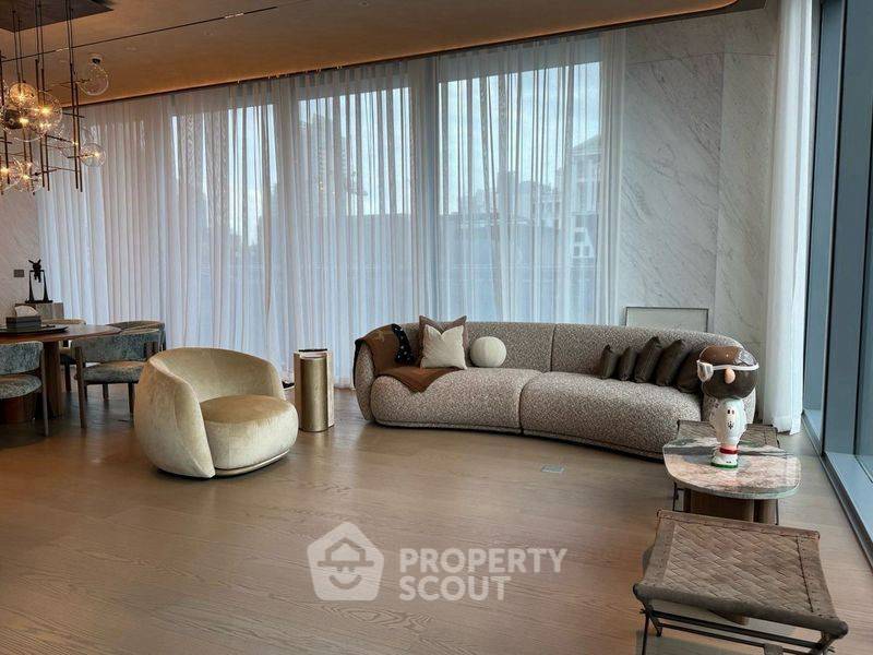 picture Pet-Friendly 2-BR At SCOPE Langsuan, 200m To BTS Chit Lom (ID 3226723) - 2/20