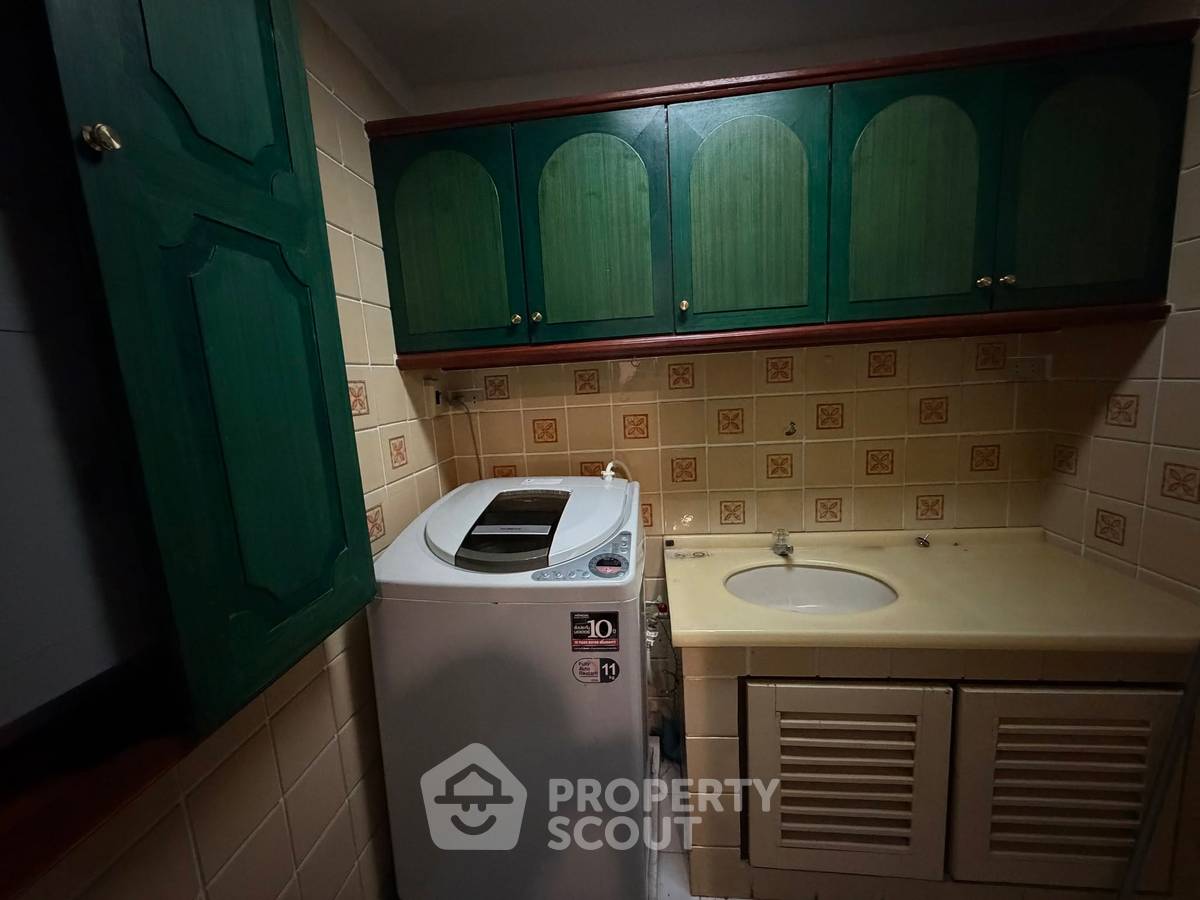 picture 3-BR Condo at Central City East Tower in Bang Na Nuea (ID 3387709) - 15/17