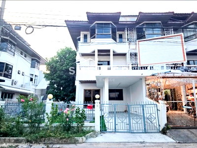 เช่าโฮมออฟฟิศ ม.อัสสัมชัญ หัวหมาก (เอแบค หัวหมาก) : 🏡 ทาวน์โฮม 3 ชั้น ทาวน์อินทาวน์ หลังริมเป็นส่วนตัว จดทะเบียนบริษัทได้